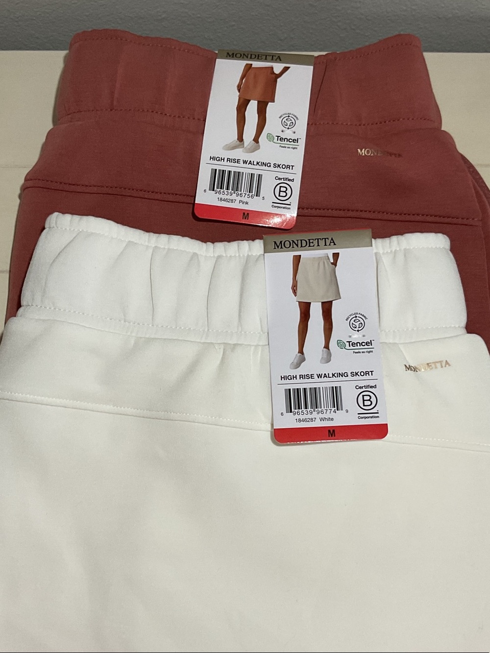 MONDETTA High Rise Walking Skorts in Dusty Rose and White